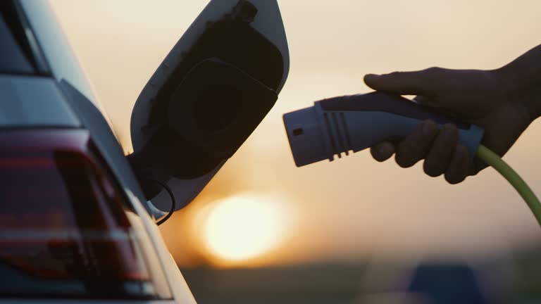 How Much Fuel Does a Car Hold? Understanding Fuel Capacity and Mileage